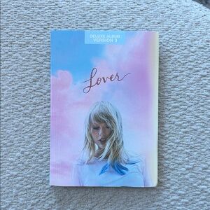 Taylor Swift “Lover” Deluxe Edition – Version 3 (CD + Journal + Photos)